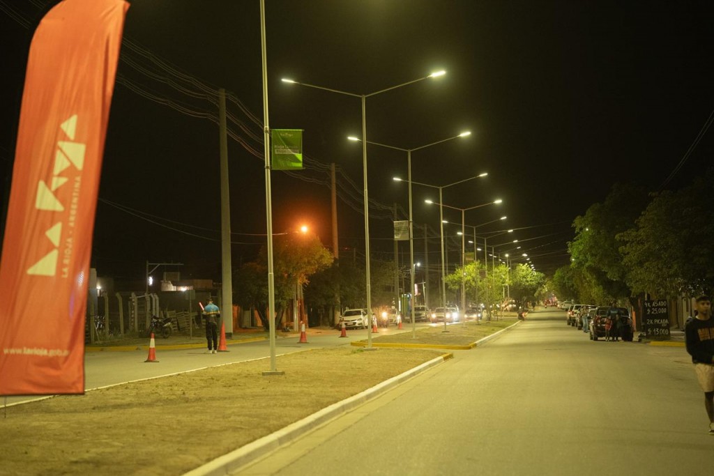 Inauguraron nueva iluminación en la Av. Homero Coronel Montes