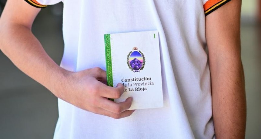Estudiantes prometen Lealtad a la Constitución de La Rioja por primera vez desde su sanción