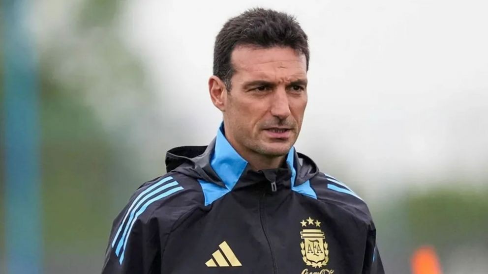 Scaloni apuesta a la renovaci&oacute;n en la prelista para el Mundial 2026