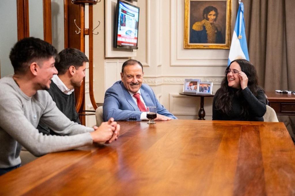 Quintela recibi&oacute; a Ofelia Fern&aacute;ndez en una agenda centrada en las problem&aacute;ticas juveniles