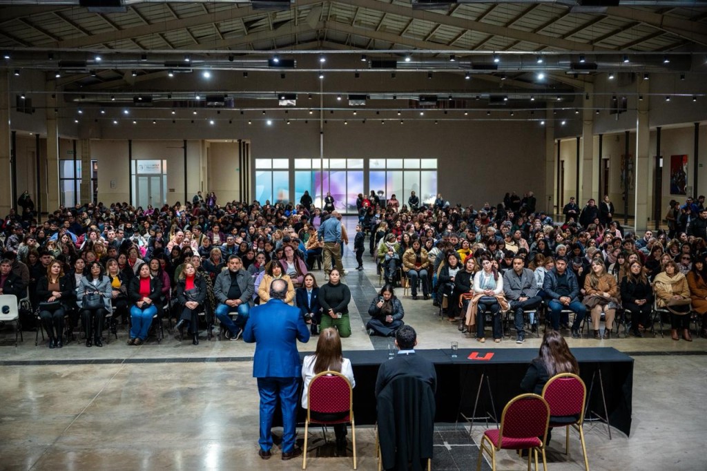 Quintela adjudic&oacute; 183 cargos docentes y ratific&oacute; la prioridad de la educaci&oacute;n p&uacute;blica