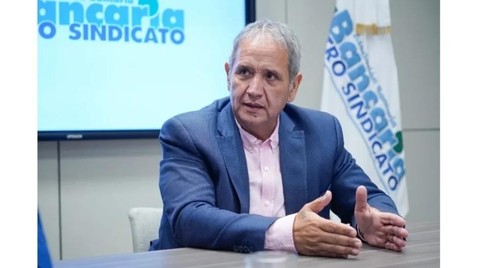 La Bancaria cerr&oacute; otra suba salarial y el sueldo inicial ya supera los $2,3 millones
