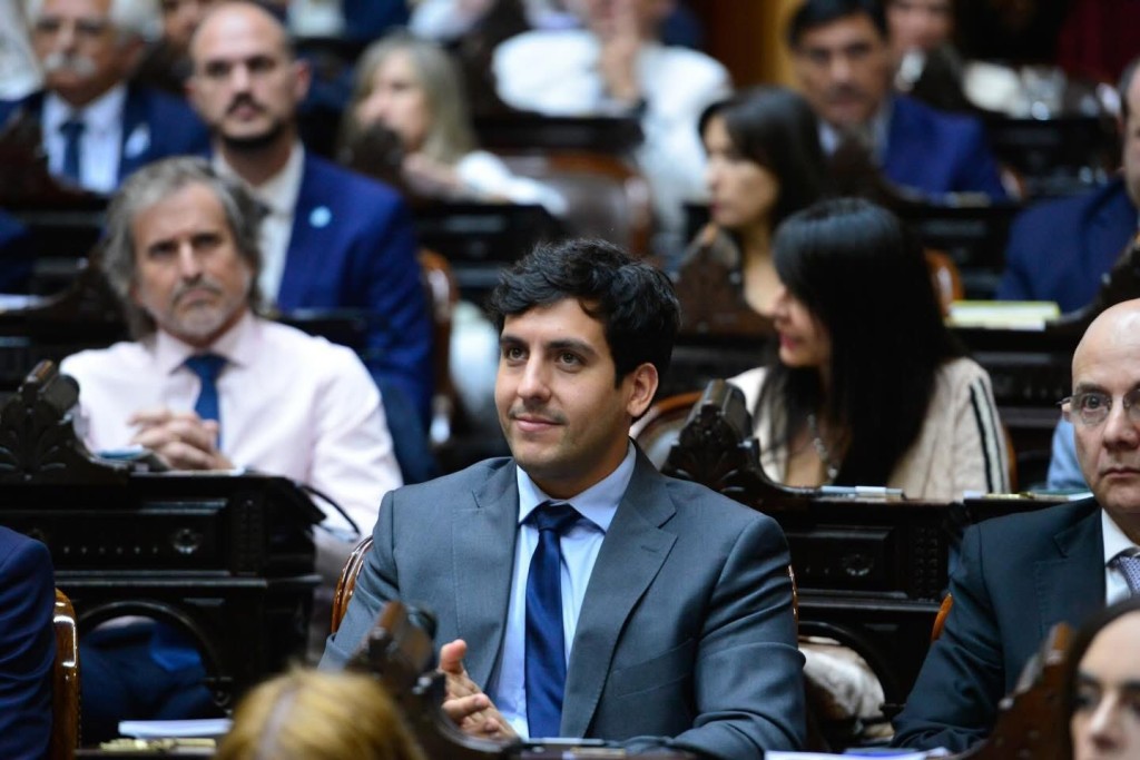 Gino Visconti hizo un papel&oacute;n en el Congreso y Moreau lo corrigi&oacute;