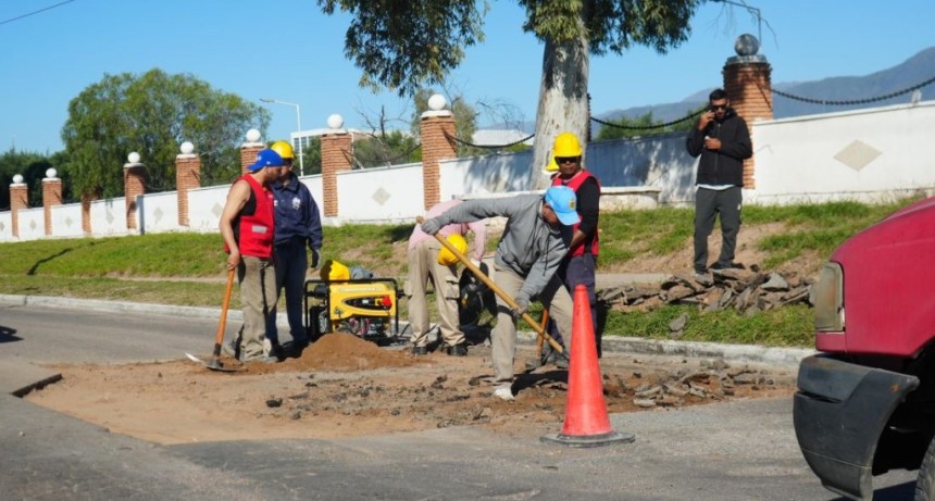 Municipio realiz&oacute; bacheo en la avenida Matat&iacute;n De La Fuente