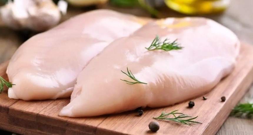 La carne aviar es la m&aacute;s consumida del pa&iacute;s y supera a la vacuna en la mesa de los argentinos