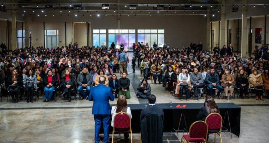 Quintela adjudic&oacute; 183 cargos docentes y ratific&oacute; la prioridad de la educaci&oacute;n p&uacute;blica