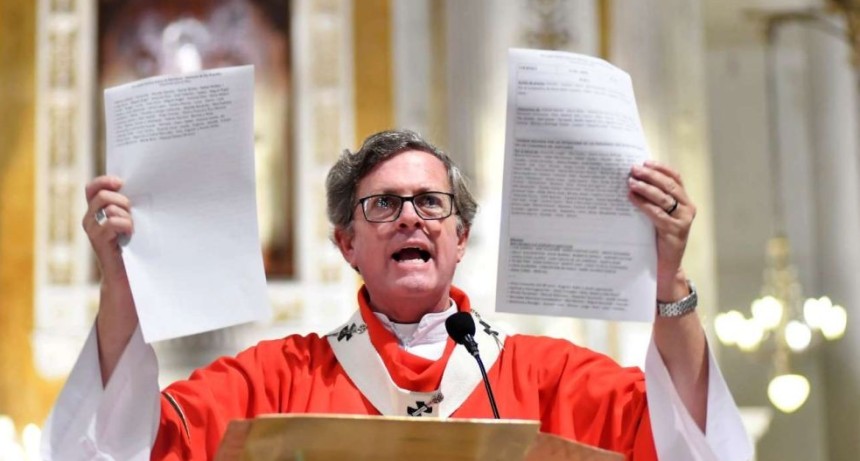 Mensaje de la Iglesia en el Tedeum: Garc&iacute;a Cuerva cuestion&oacute; la polarizaci&oacute;n y exigi&oacute; grandeza a la dirigencia frente a la crisis