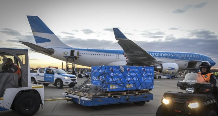 Llegó el vuelo de Aerolíneas con más de 709 mil dosis de vacunas Sputnik V