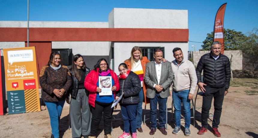 Plan Angelelli: En el Barrio Santa Bárbara se entregaron nuevas viviendas 