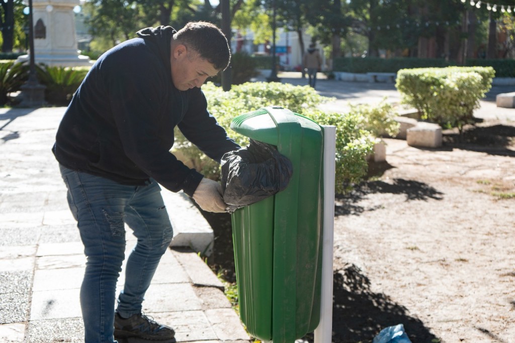 Municipio sumó más de 150 cestos para residuos en el microcentro