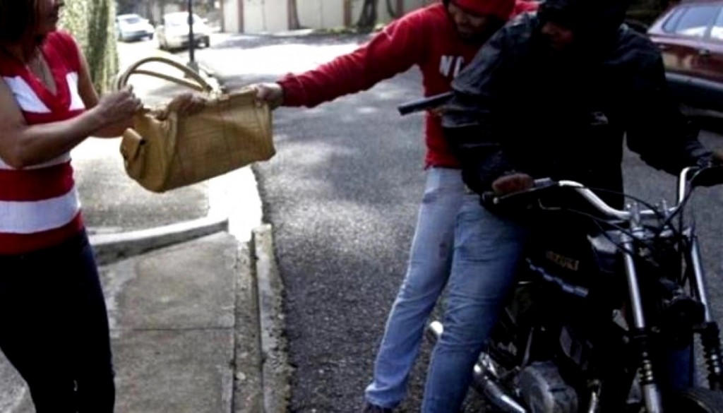 Diputados buscan incrementar las penas a motochorros
