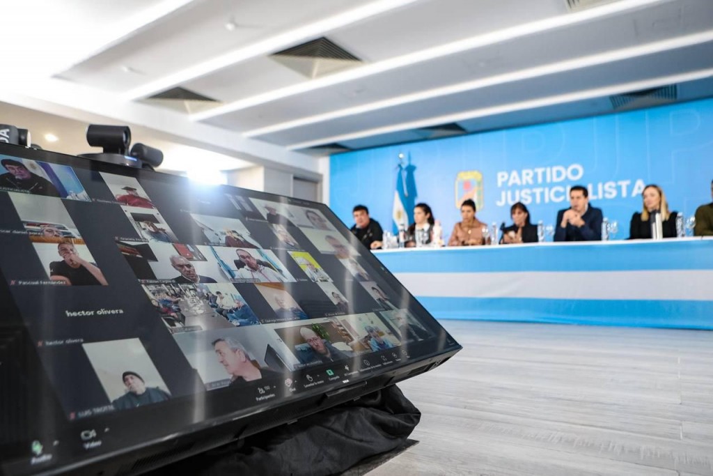 Intendentes peronistas de todo el país se reunieron de cara a la masiva marcha del miércoles en apoyo a Cristina Kirchner