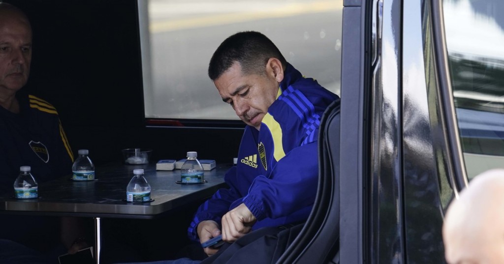 Conmovido por su temprana eliminación del Mundial de Clubes, Boca pide posponer su debut en el torneo local