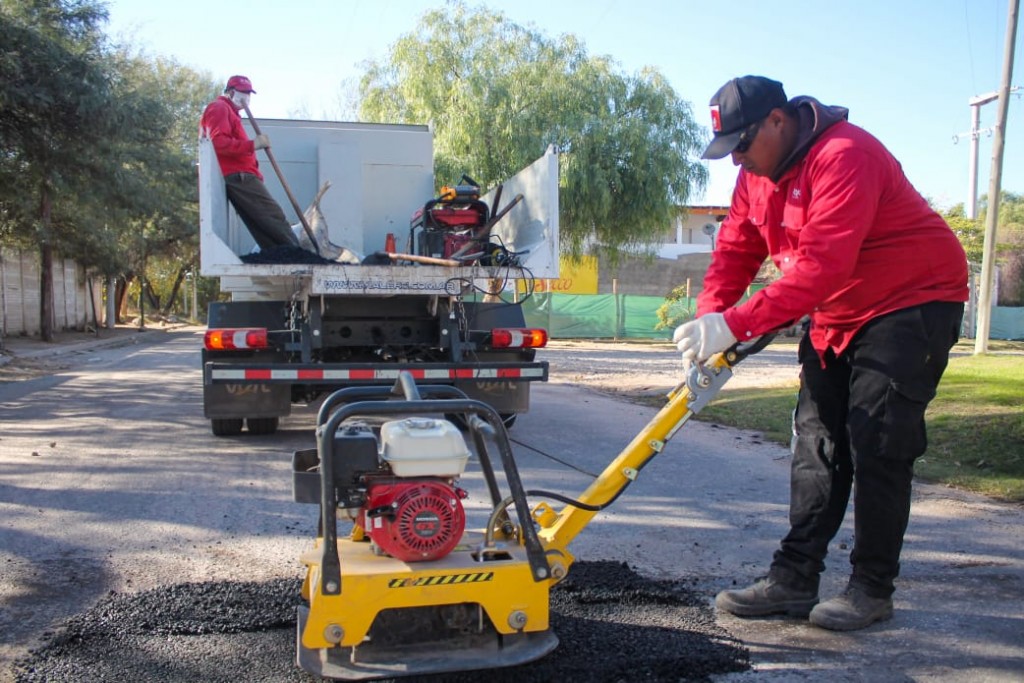 Armando Molina destacó los trabajos de bacheo en este dificil contexto financiero