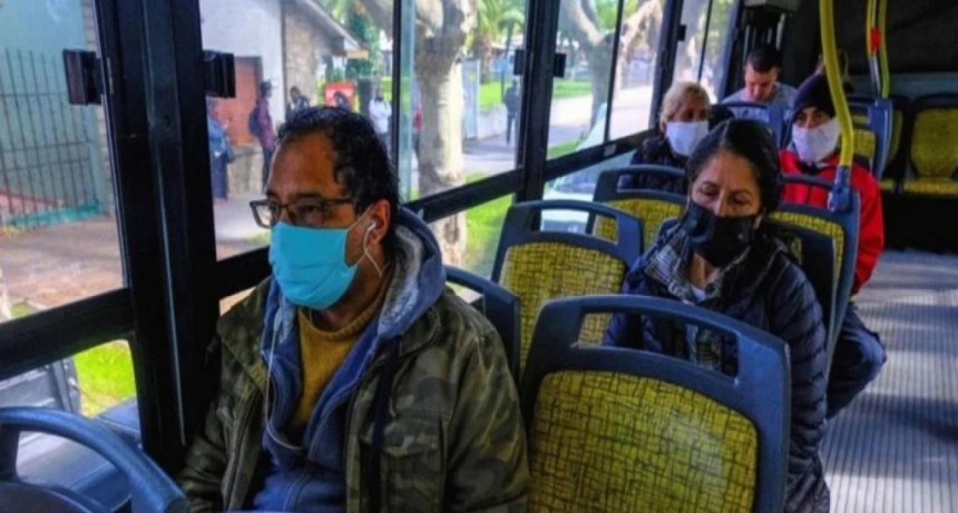 Recomiendan uso de barbijo, vacunación y cuidados ante la ola de frío