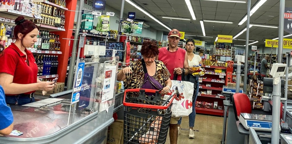 Cada vez cuesta m&aacute;s llegar a fin de mes: una familia necesit&oacute; casi $1,5 millones para no ser pobre