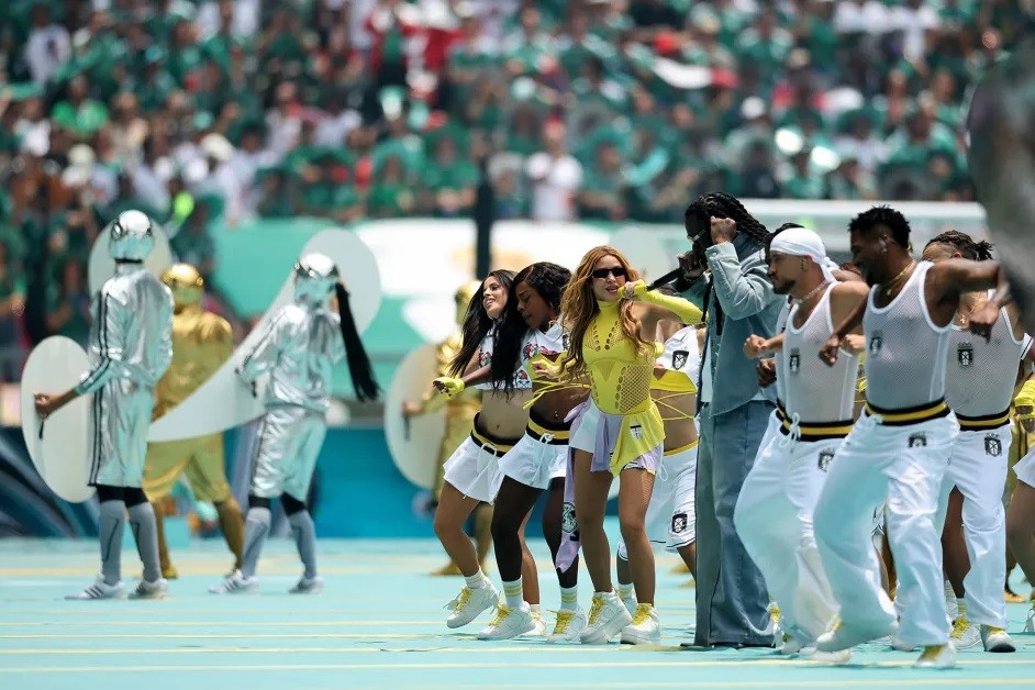Shakira deslumbr&oacute; en el Azteca y le puso m&uacute;sica al arranque del Mundial 2026