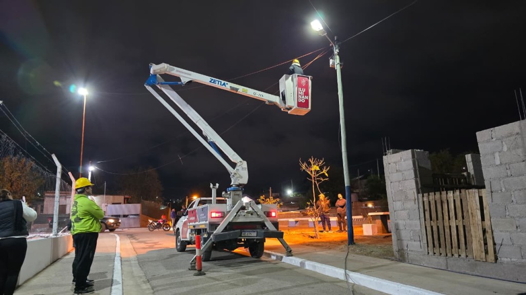 Municipio acompa&ntilde;&oacute; aniversario del B&ordm; 10 de junio con obras y mejorando servicios