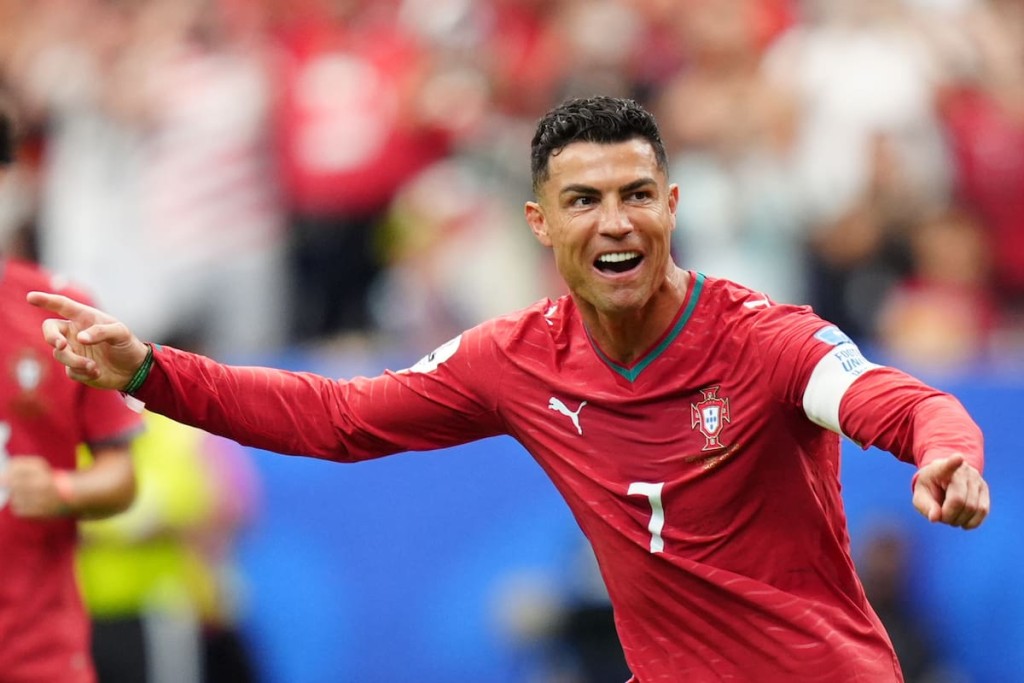 Cristiano Ronaldo hizo historia otra vez: rompi&oacute; tres r&eacute;cords mundiales en la goleada de Portugal