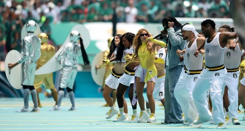 Shakira deslumbr&oacute; en el Azteca y le puso m&uacute;sica al arranque del Mundial 2026