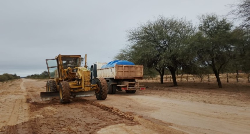 Vialidad Provincial sigue con el mantenimiento de la red vial en distintos departamentos