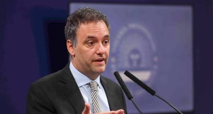 Renunci&oacute; Manuel Adorni a la Jefatura de Gabinete