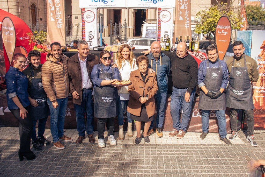 Los sabores riojanos, de la mano de los mejores chefs, presentes en Plaza 25 de mayo