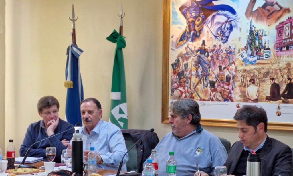 Quintela participó en Buenos Aires de una reunión con industriales y gobernadores