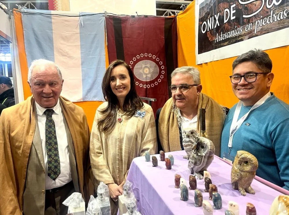 Villaruel elogió a la organización de la Fiesta Nacional del Poncho en Catamarca