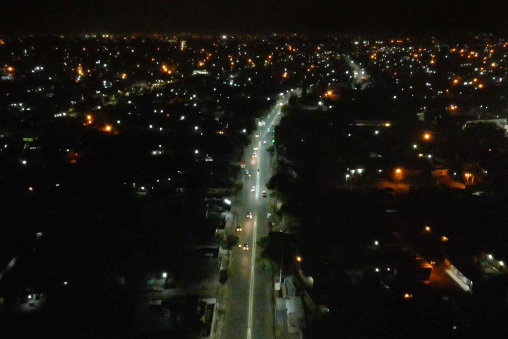 Trabajan en conjunto Gobierno, Municipio y EDELAR para ampliar la red de iluminación en la ciudad capital