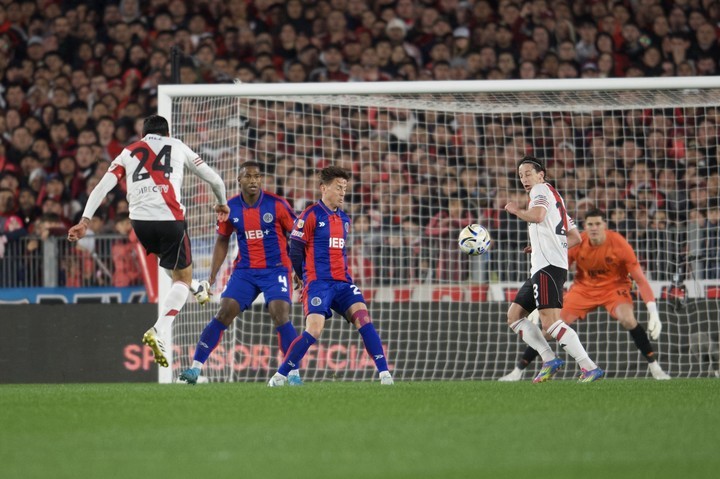 River empató con San Lorenzo y Boca cayó ante Huracán