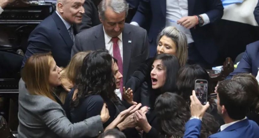 Vergonzoso comportamiento de los diputados en el Congreso 