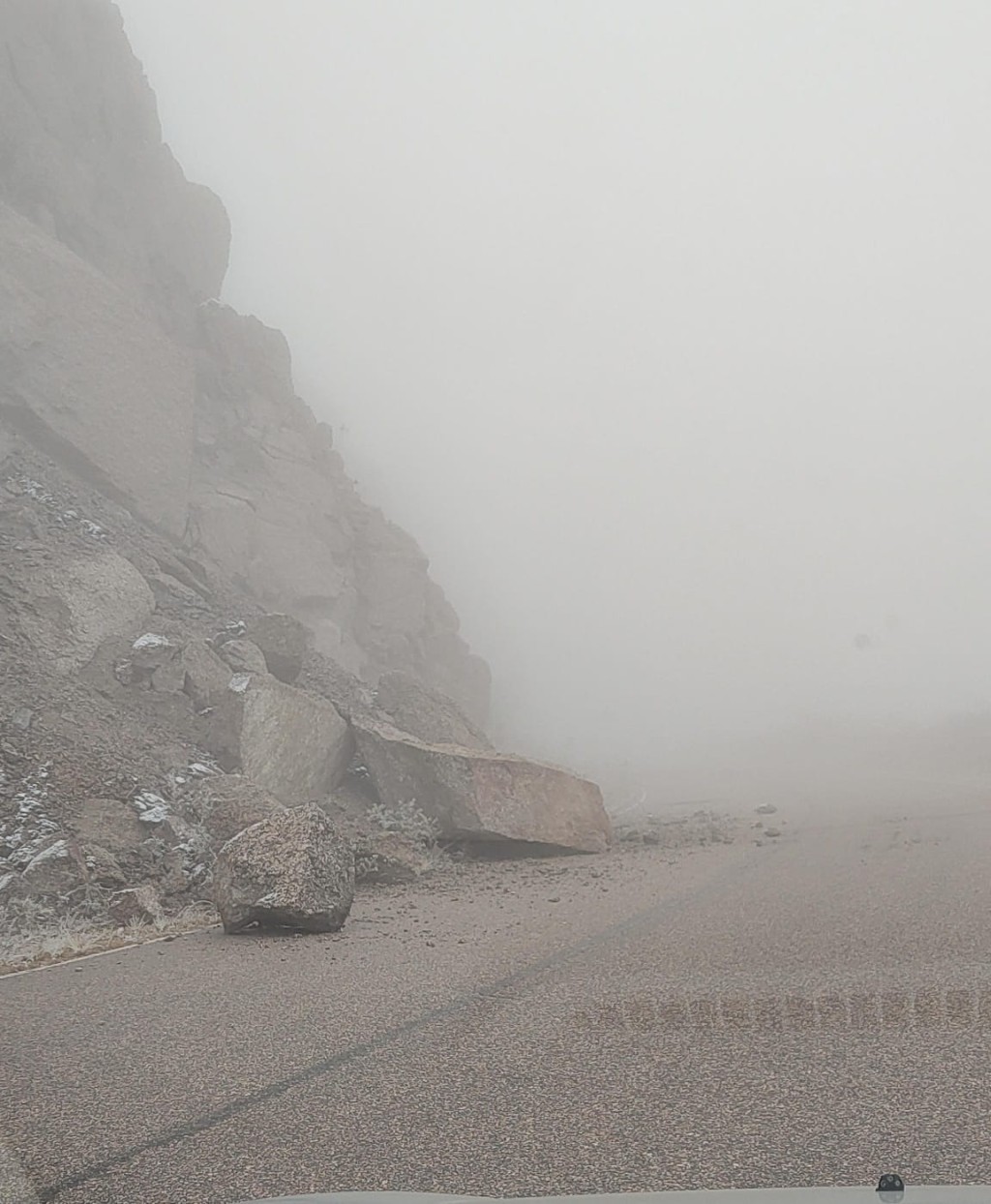 Cortan el acceso a Pampa de la Viuda por derrumbes y la intensa neblina