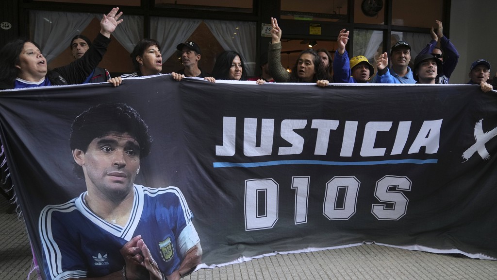 Contin&uacute;a este mi&eacute;rcoles el juicio por la muerte de Maradona
