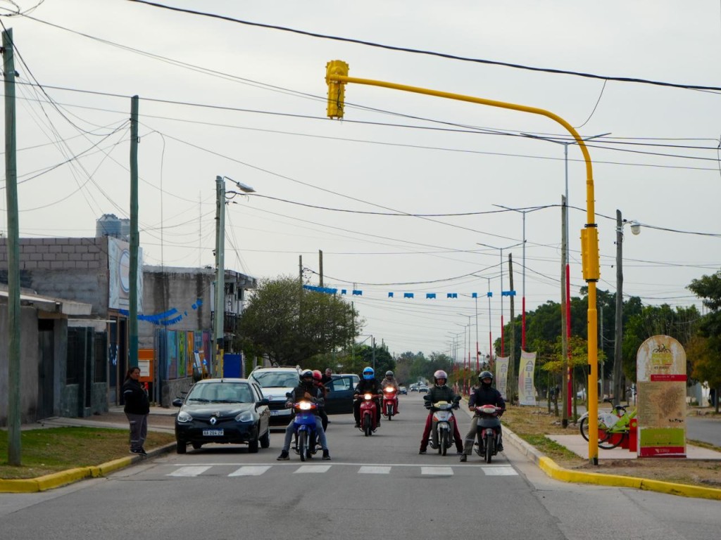 Habilitan sem&aacute;foros para ordenar el tr&aacute;nsito en zona sur