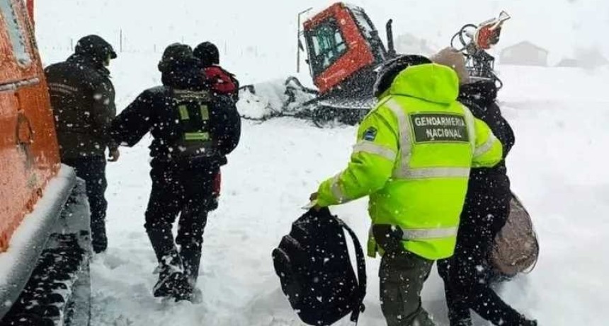 Rescatan a turistas por temporal de nieve en la alta monta&ntilde;a de Mendoza
