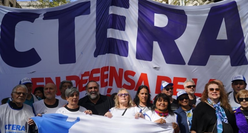 El Gobierno endurece su postura ante el paro docente y exige garantizar el 75% de las clases