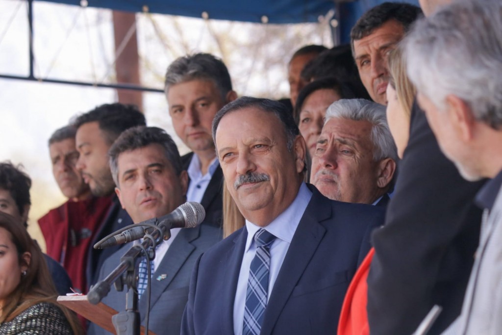 El gobernador Ricardo Quintela encabezó los actos por el 145º aniversario del Departamento Castro Barros 