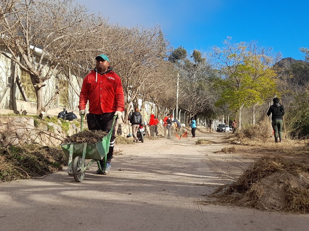 Municipio trabaja en zona oeste con la consigna 