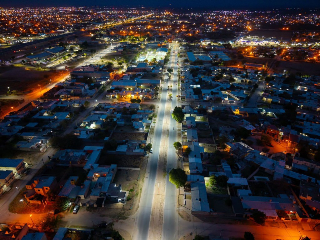 Trabajo conjunto entre Municipio y Provincia permiten iluminar un sector de zona sur