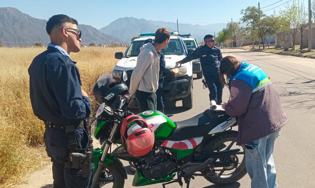 Dura sanción a vecinos que arrojaron basura y animales muertos en un sitio baldío