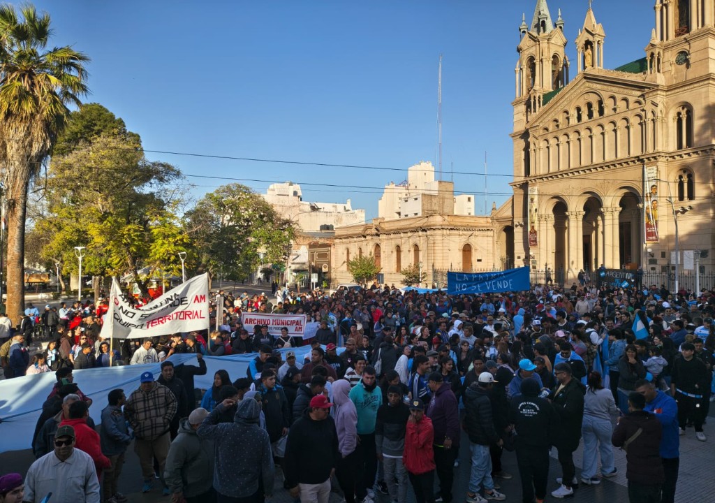 Armando Molina resalt&oacute; el compromiso de los ciudadanos para defender la soberan&iacute;a de la patria