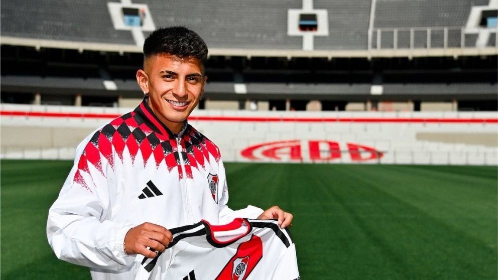 Coudet piensa hacer debutar a Thiago Almada en el partido ante Argentinos Juniors