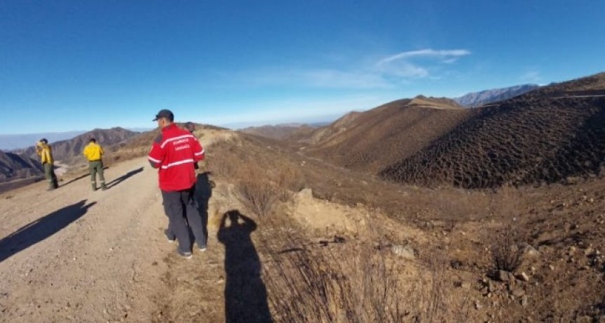 Tras varios d&iacute;as de combate, lograron controlar el incendio forestal en Guanch&iacute;n