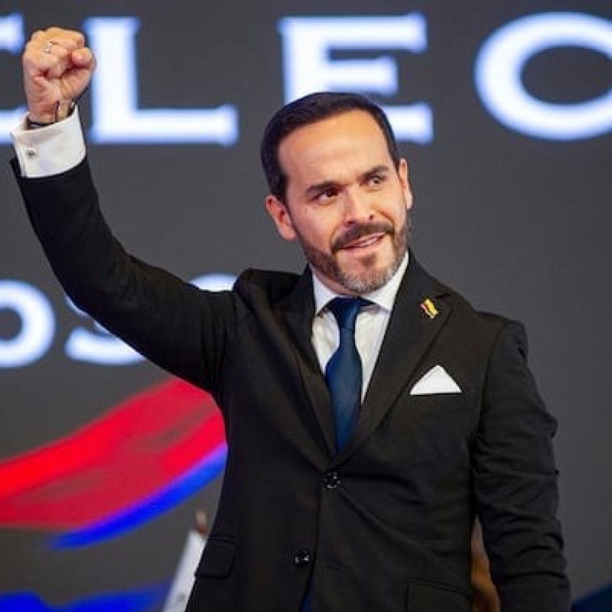 Colombia: De la Espriella jur&oacute; como nuevo presidente