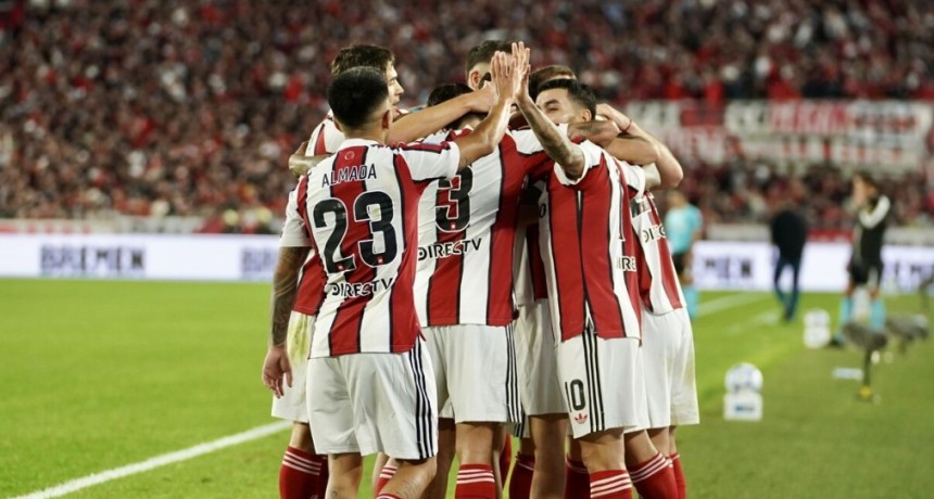 River corto la racha de seis derrotas y venci&oacute; 2-0 a Argentinos Juniors 