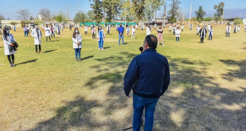 Futuros graduados de medicina se sumaron a la lucha contra el coronovirus