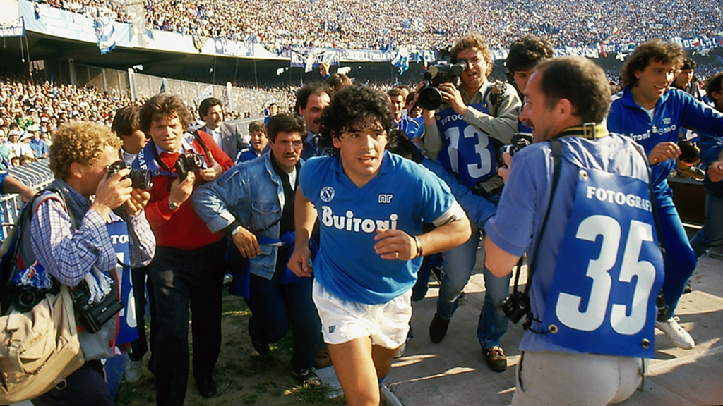 Napoli no podrá usar la imagen de Maradona en su camiseta por decisión judicial