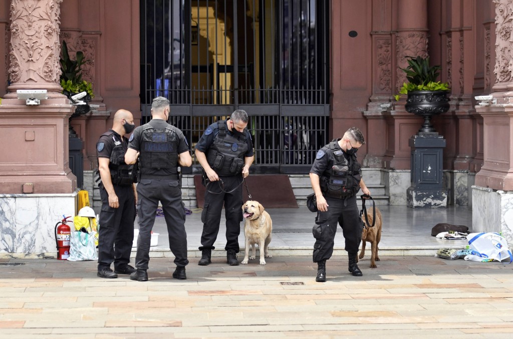 Una amenaza de bomba en Casa Rosada obligó a desplegar operativo de seguridad