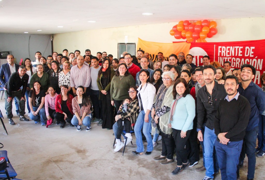 Natalia Álbarez Gómez y Luis Oviedo suman la adhesión de la comunidad universitaria de Catuna